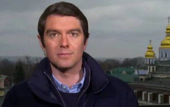 Пострадавший из-за обстрелов под Киевом журналист Fox News в тяжелом состоянии. Оператор и продюсер пропали