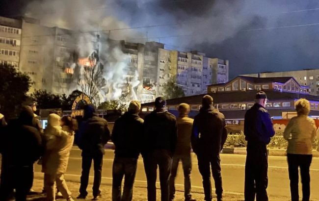 Вибухи, жертви та сильна пожежа: що відомо про падіння Су-34 у російському Єйську
