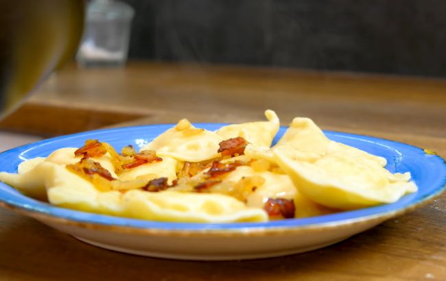 Вареники з картоплею з тіста, в яке ви точно закохаєтеся