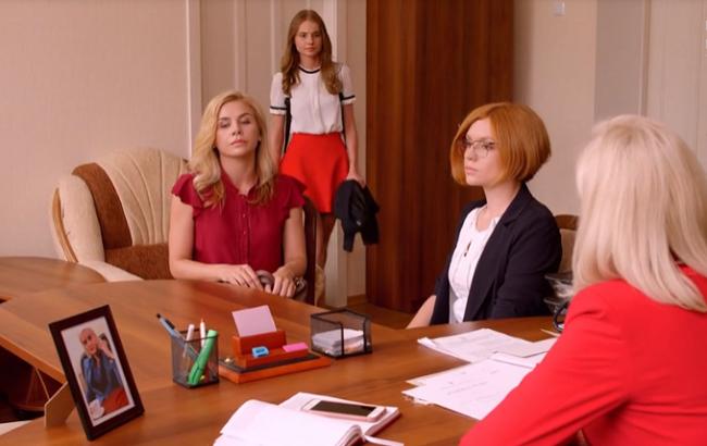 Школа: в 15 серии 2 сезона Дарина решила отправить Лолу с братьями в детдом