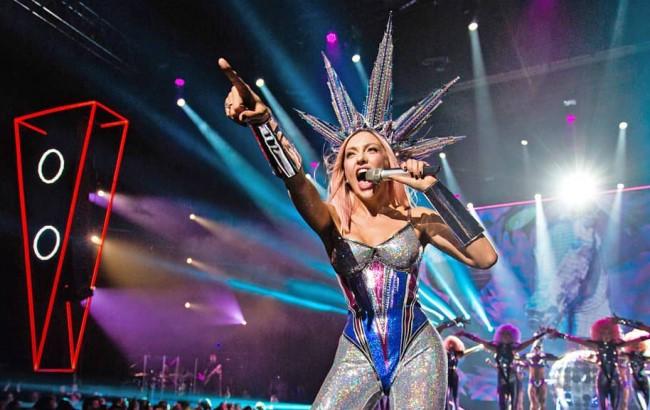 "До изобретения фотошопа": Полякова показала, как выглядела в 16 лет