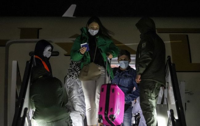 Спецрейсом из ОАЭ вернули 113 украинцев