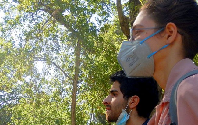 В Лондоне тысячи людей вышли на акцию против карантинных ограничений