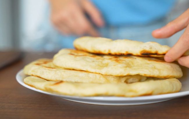 Готовим пышный лаваш на сковороде из муки и воды