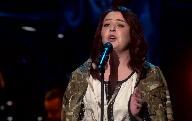 "Пташка" из Азовстали выступила на "Голосі країни" и довела до слез украинцев (видео)