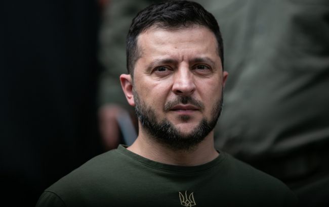 Хто працює собі "на кишеню", як мінімум піде під суд, - Зеленський звернувся до чиновників