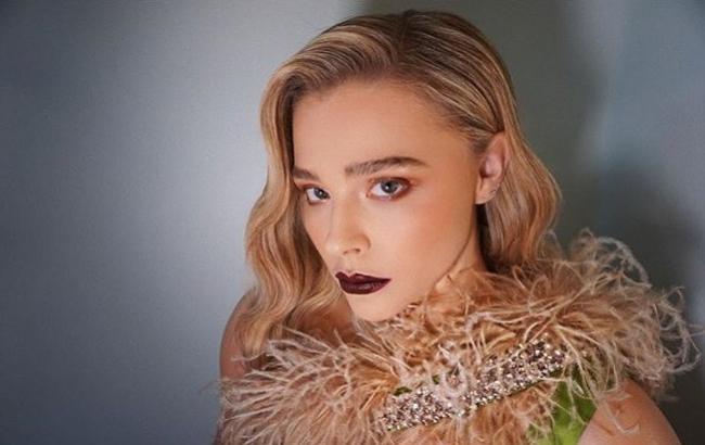 Хлоя Морец снялась на обложку глянца в костюме от украинского дизайнера