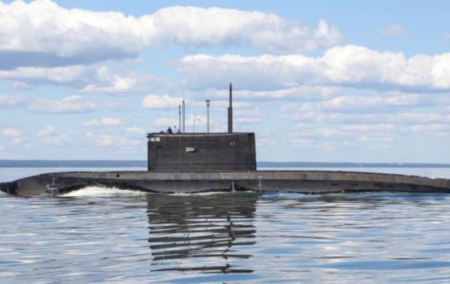Шведські літаки та кораблі супроводжують підводний човен РФ у Балтійському морі