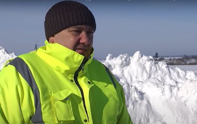 Шел сквозь снег 2 км с пациентом на руках:&nbsp;украинский фельдшер рассказал всю историю (видео)