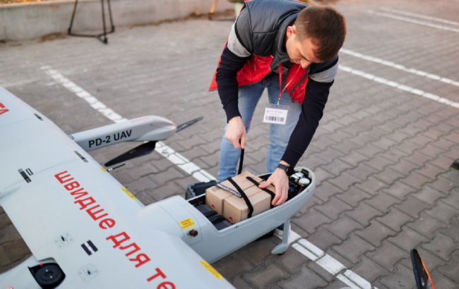 "Новая почта" доставила посылки из Киева во Львов беспилотником (фото)