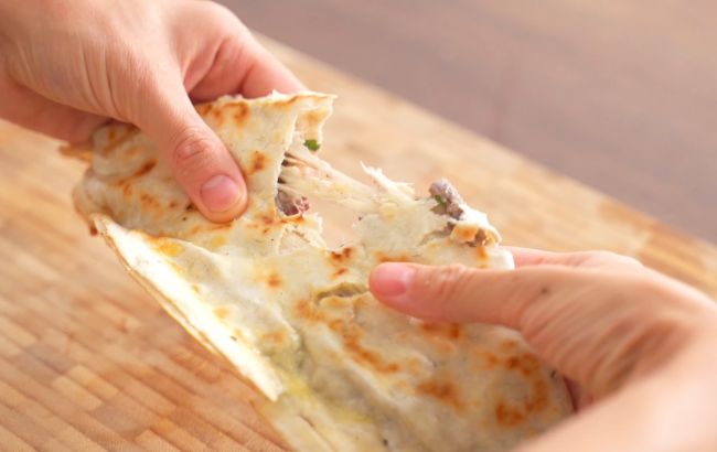 Чебуреки из лаваша на скорую руку: попробуйте раз и будете готовить на повторе