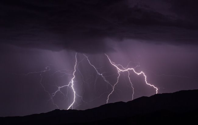 На Скандинавські країни обрушився потужний шторм: евакуйовано сотні людей