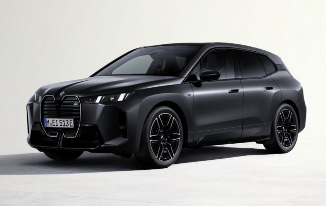 Электрический кроссовер BMW iX существенно обновили: названы цены и характеристики