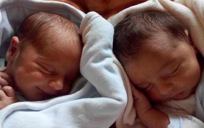 Двійнята чи близнята? Як насправді треба називати таких дітей