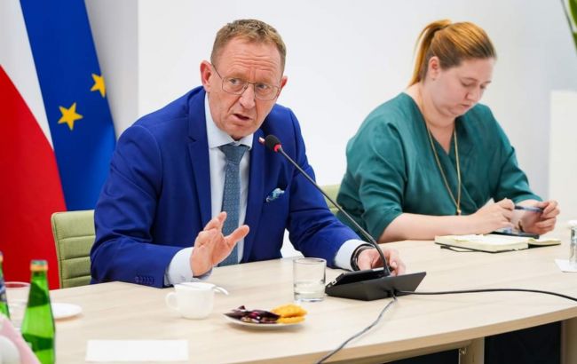 Польща закликала ЄС допомогти з експортом українського зерна