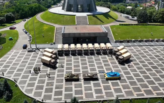 Німеччина передала ДПСУ понад 40 вантажівок для покращення логістики на фронті (відео)