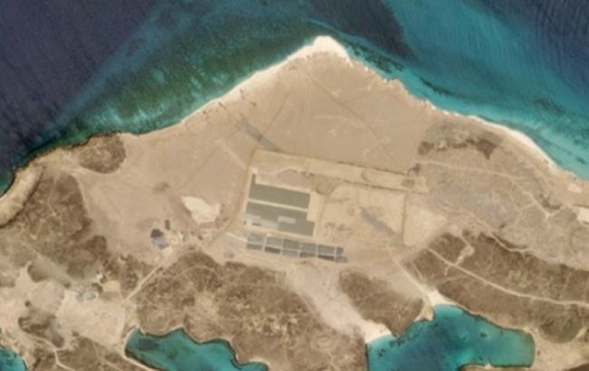 На ключовому маршруті поставок нафти знайшли військову базу, - AP