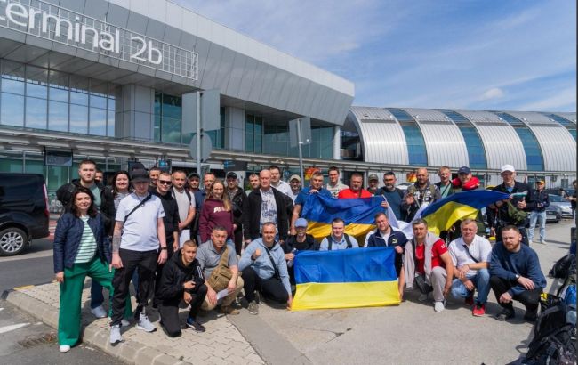 Українські ветерани підтримають Олександра Усика в "Битві за світло"