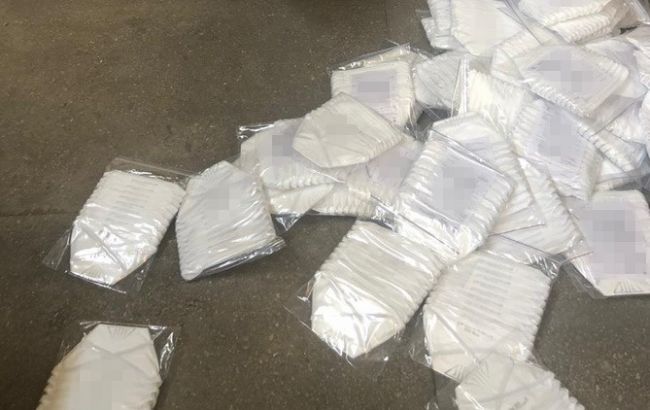 Українці намагались вивезти до ЄС 80 тис. медичних масок