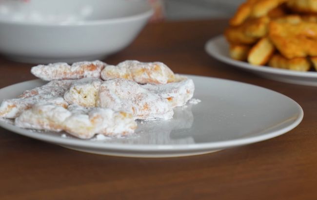 Украинские вергуны на сковороде: бюджетная выпечка на кефире за 20 минут