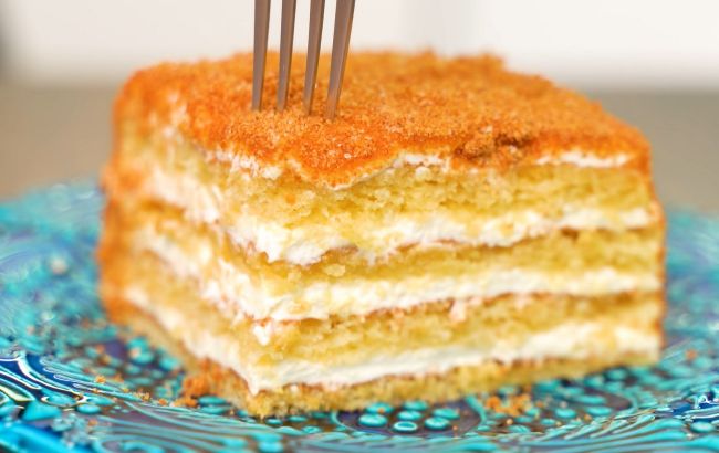Без раскатки коржей и варки: готовим нежный Медовик всего за 30 минут