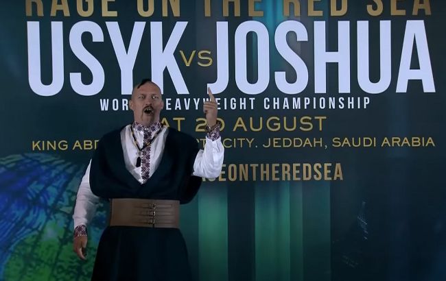 Усик в образе казака поразил всех на дуэли взглядов с Джошуа (видео)