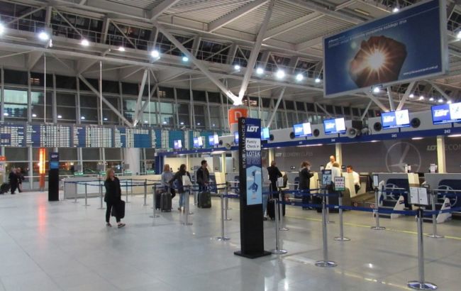 Польша продлила запрет на международные авиарейсы