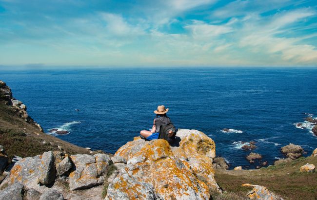 Рекомендованы женщинам. Названы топ-10 стран для путешествий в одиночку