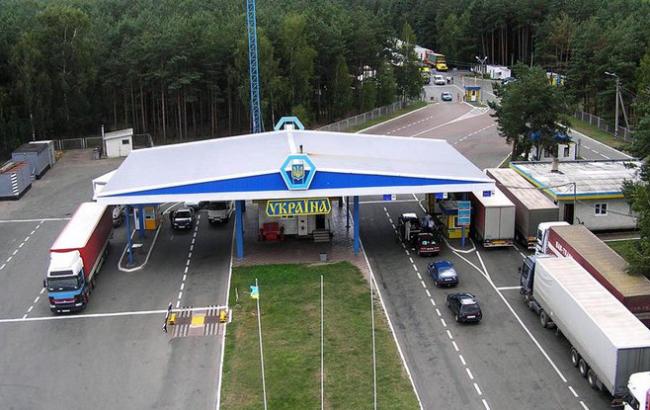 В очередях на границе с Польшей простаивает свыше 1 тыс. машин