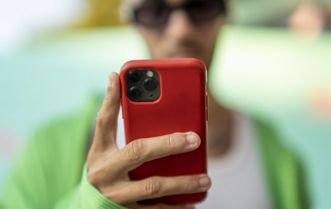 Почему телефон царапается даже в чехле и как этого избежать