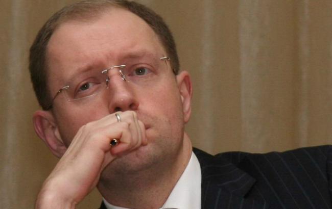 Яценюк не намерен запускать печатный станок для соцвыплат