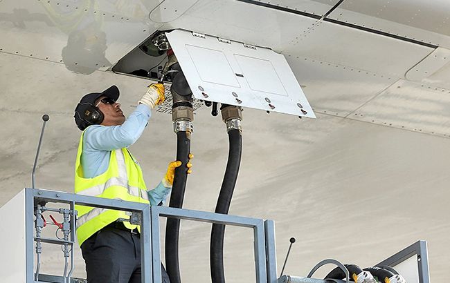 США пригрозили санкциями продающим Венесуэле авиатопливо компаниям