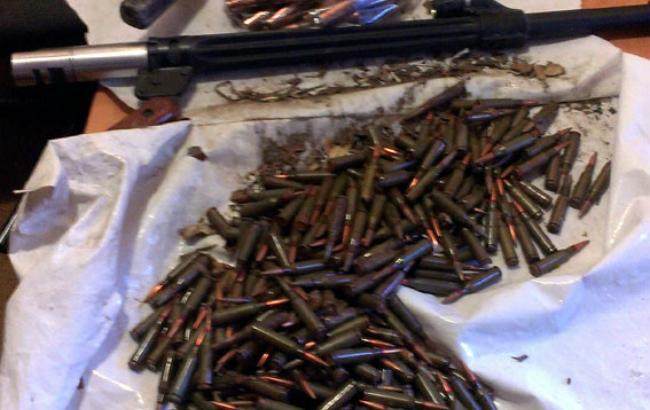 У Слов'янському районі виявлений збройну схрону