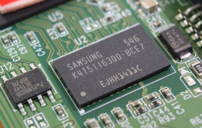 Южная Корея вводит запрет на экспорт в Россию и Беларусь компьютеров и полупроводников