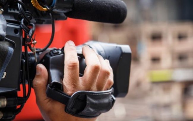 РЕН ТВ сообщил об обстреле журналистов в Донецке