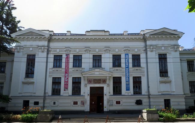 Оккупанты готовятся к вывозу музейных ценностей из Крыма, - ЦНС