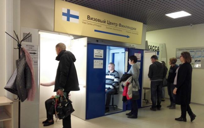 Финляндия ужесточила получение виз для россиян
