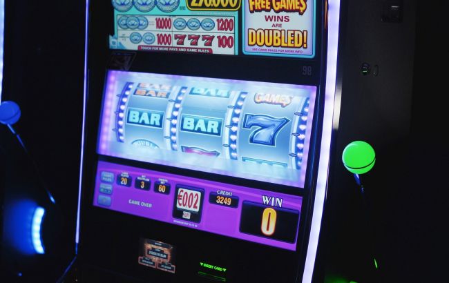 Работали под прикрытием полицейских: в Киеве и Одессе ликвидировали подпольный игорный бизнес