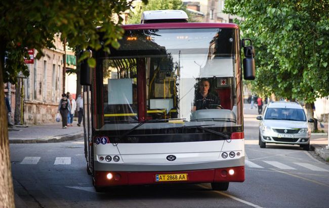 У Івано-Франківську відзавтра проїзд у транспорті зросте на 50%