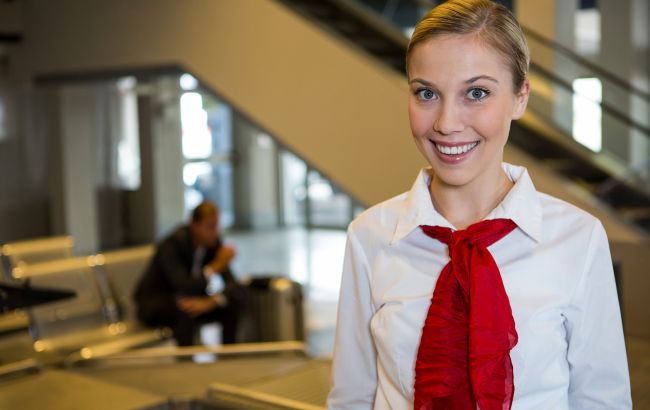 Стюардесса назвала прибор, который обязательно берет в путешествие: помогает экономить