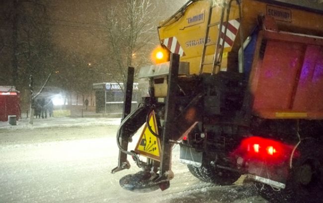 На въезде в Киев ограничили движение транспорта из-за погодных условий
