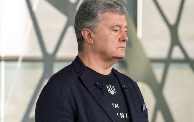 Рада освободила от налогообложения помощь семьям раненых и погибших на фронте, - Порошенко