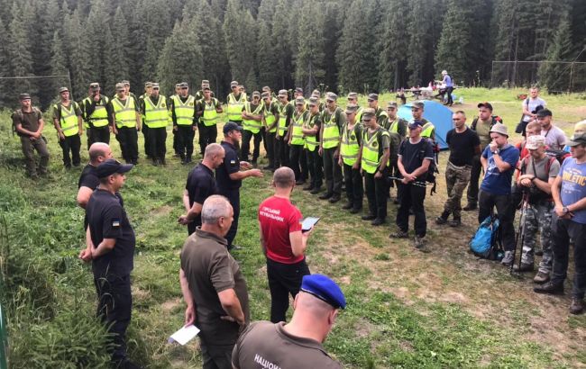 Мама со слезами на глазах поговорила с сыном: в Карпатах нашли маленького мальчика