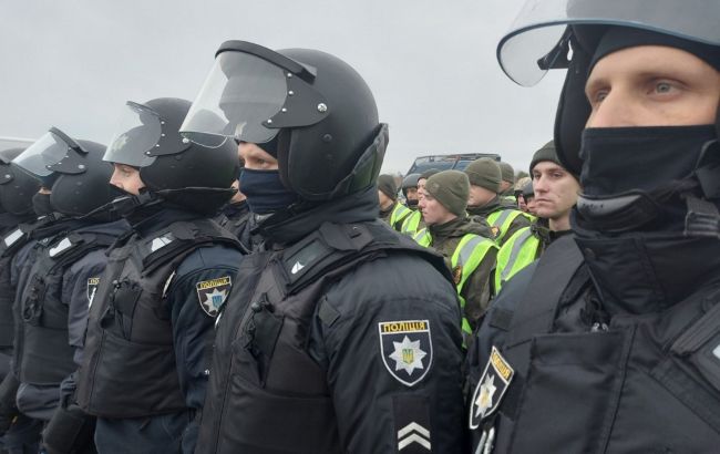 На границе снова учились сдерживать мигрантов. В Ровенской области привлекали резервы