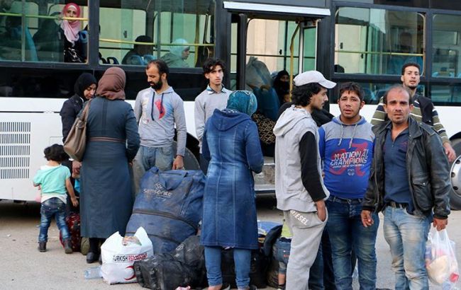 В Сирии продолжается эвакуация женщин и детей