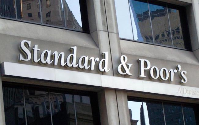 S&P повысило рейтинг Киева до "В-"