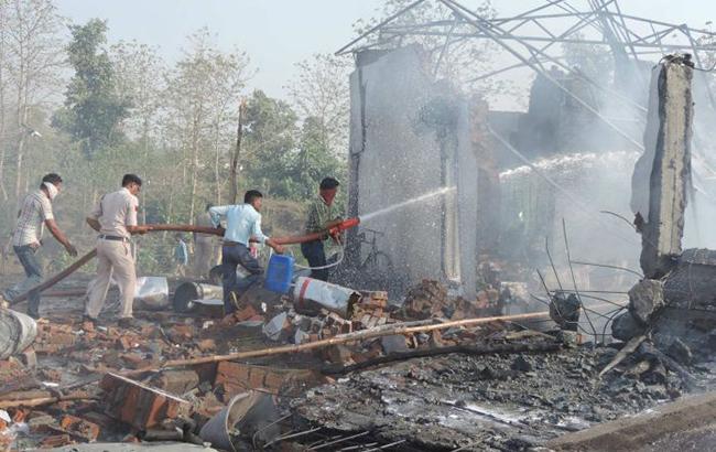 В Індії стався вибух на фабриці феєрверків, десятки загиблих