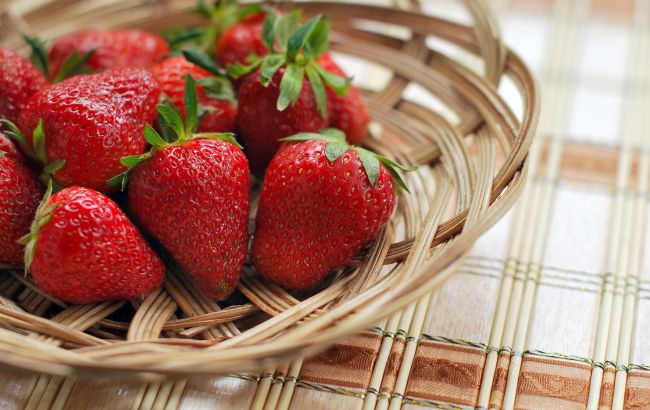 Кому категорически нельзя есть клубнику и почему