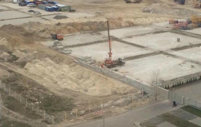 Строительство на Никольской Слободке приостановлено по решению суда, - Кличко