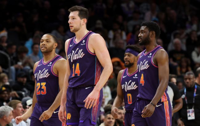 Зрелищный слэм-данк резервиста помог "Финиксу" победить: момент дня в НБА